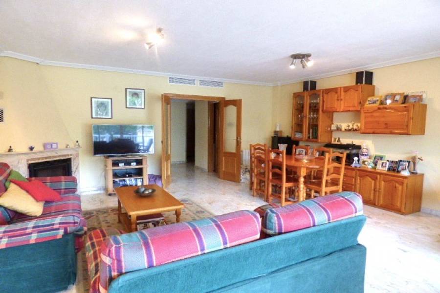 Alicante,Alicante,España,4 Bedrooms Bedrooms,2 BathroomsBathrooms,Adosada,24699