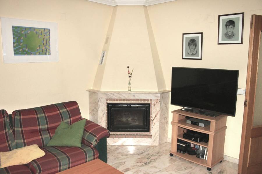 Alicante,Alicante,España,4 Bedrooms Bedrooms,2 BathroomsBathrooms,Adosada,24699