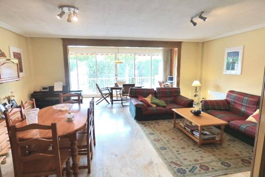 Alicante,Alicante,España,4 Bedrooms Bedrooms,2 BathroomsBathrooms,Adosada,24699