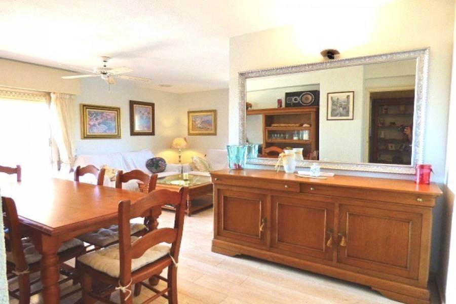 Alicante,Alicante,España,3 Bedrooms Bedrooms,2 BathroomsBathrooms,Apartamentos,24710