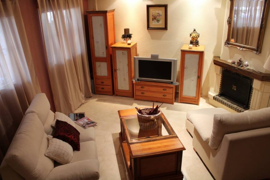 Elche,Alicante,España,3 Bedrooms Bedrooms,3 BathroomsBathrooms,Adosada,24775