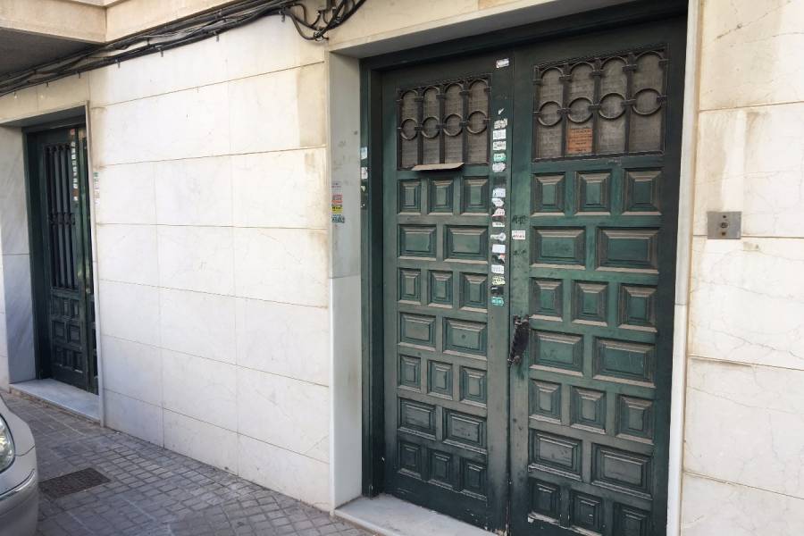 Elche,Alicante,España,5 Bedrooms Bedrooms,2 BathroomsBathrooms,Edificio,24789