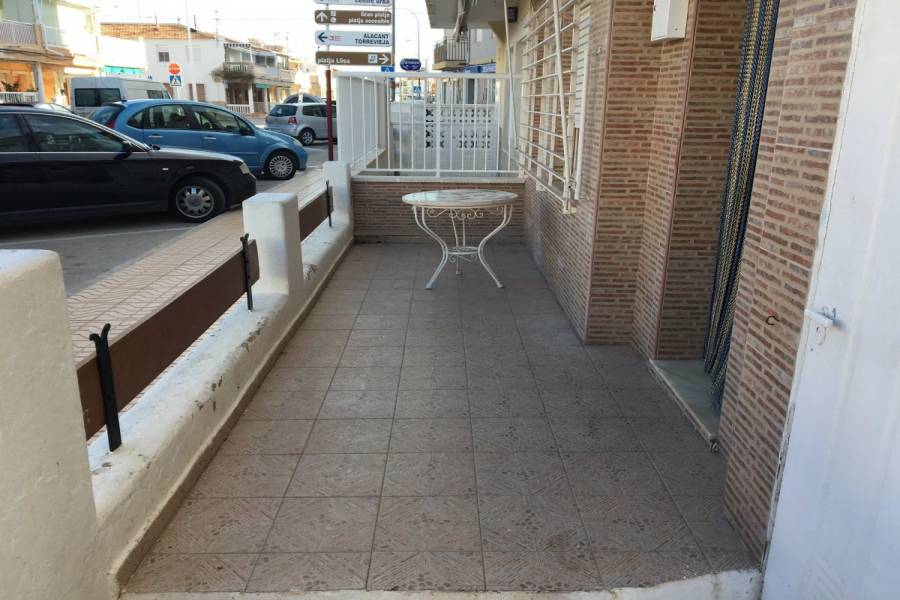 Santa Pola,Alicante,España,3 Bedrooms Bedrooms,1 BañoBathrooms,Planta baja,24793