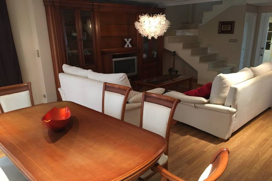 Elche,Alicante,España,3 Bedrooms Bedrooms,2 BathroomsBathrooms,Adosada,24801