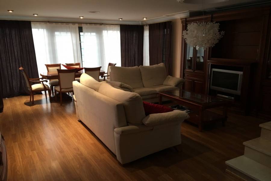 Elche,Alicante,España,3 Bedrooms Bedrooms,2 BathroomsBathrooms,Adosada,24801