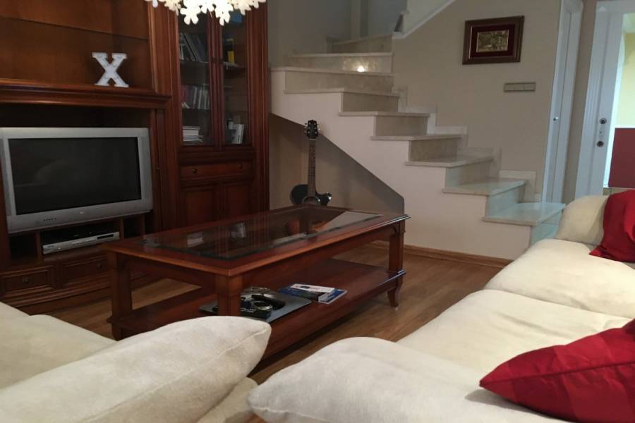 Elche,Alicante,España,3 Bedrooms Bedrooms,2 BathroomsBathrooms,Adosada,24801