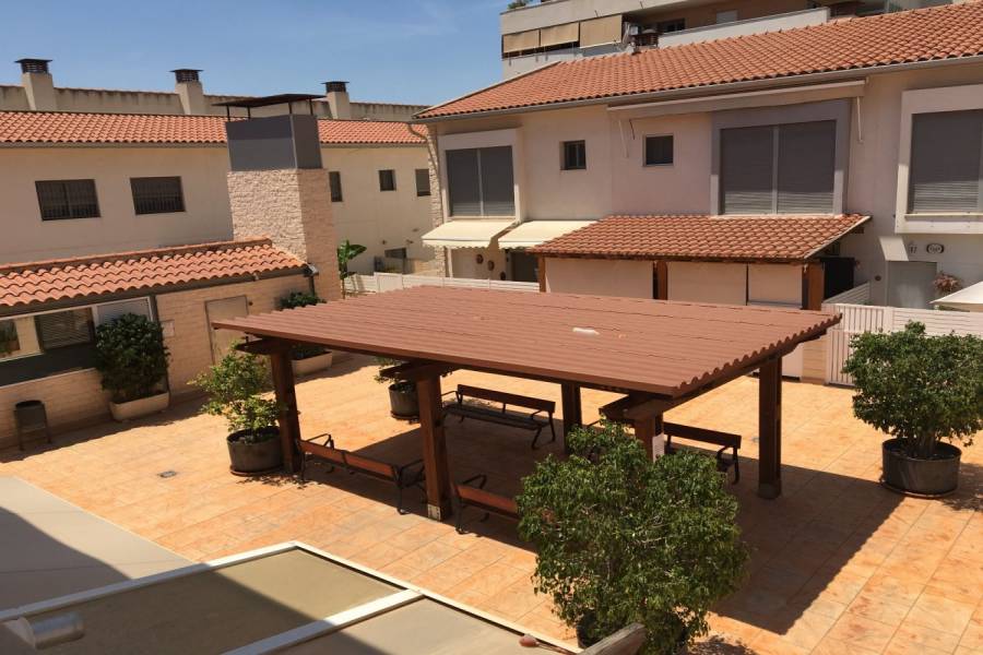 Elche,Alicante,España,4 Bedrooms Bedrooms,3 BathroomsBathrooms,Adosada,24803