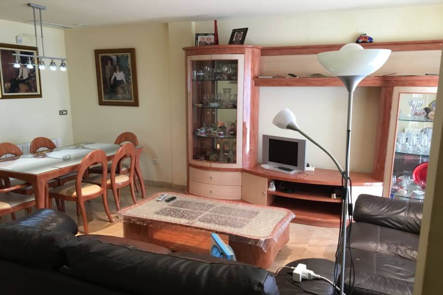 Elche,Alicante,España,4 Bedrooms Bedrooms,3 BathroomsBathrooms,Adosada,24803