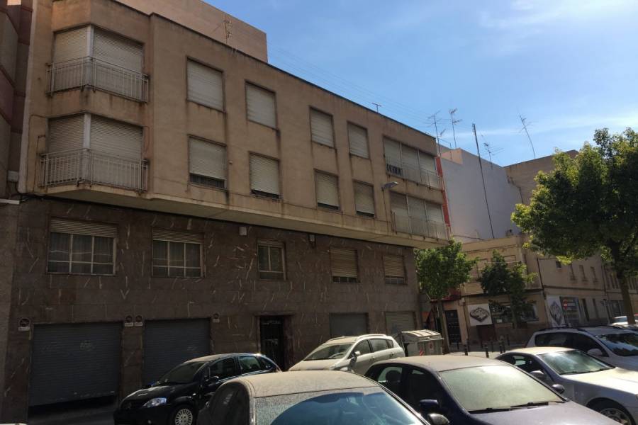 Elche,Alicante,España,6 Bedrooms Bedrooms,3 BathroomsBathrooms,Edificio,24804