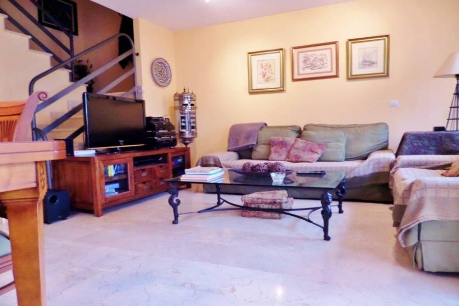 Alicante,Alicante,España,4 Bedrooms Bedrooms,3 BathroomsBathrooms,Adosada,24811
