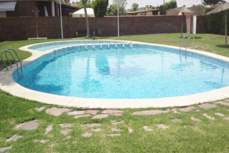 Mutxamel,Alicante,España,4 Bedrooms Bedrooms,2 BathroomsBathrooms,Bungalow,24814