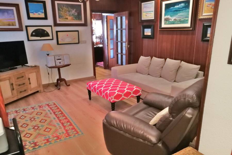 Alicante,Alicante,España,4 Bedrooms Bedrooms,3 BathroomsBathrooms,Pisos tipo duplex,24830