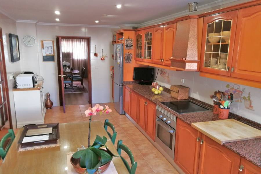 Alicante,Alicante,España,4 Bedrooms Bedrooms,3 BathroomsBathrooms,Pisos tipo duplex,24830