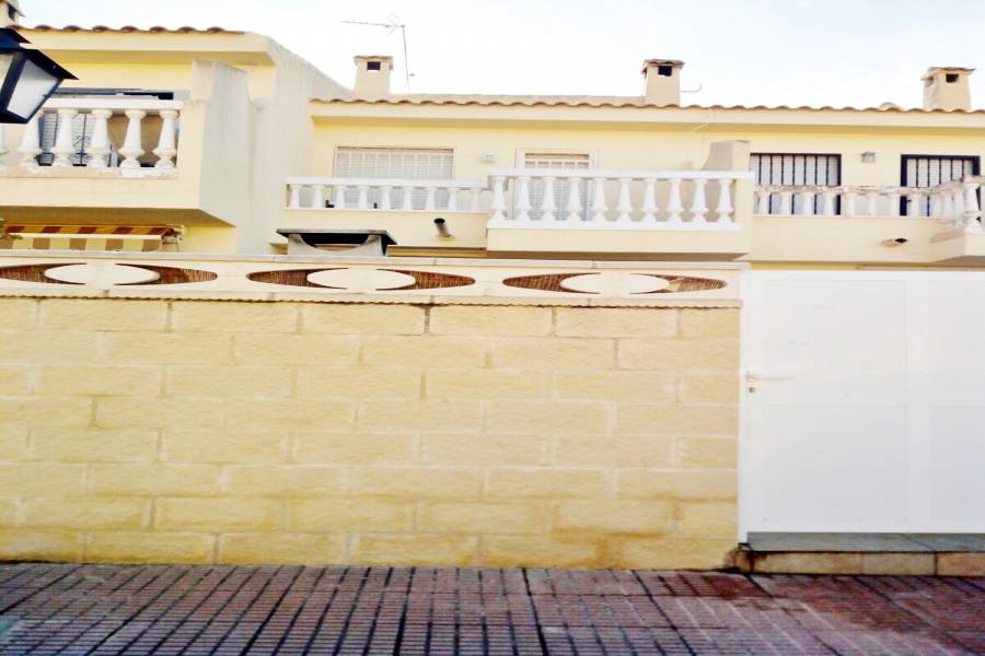 el Campello,Alicante,España,3 Bedrooms Bedrooms,2 BathroomsBathrooms,Adosada,24839