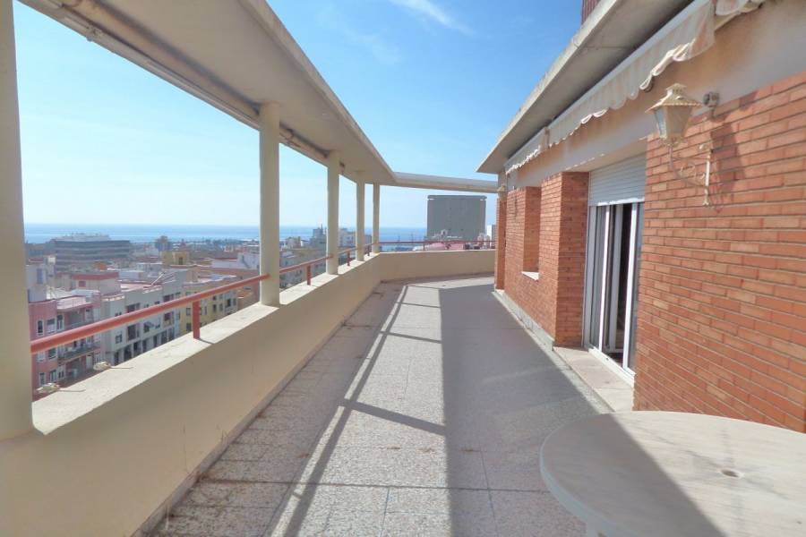 Alicante,Alicante,España,4 Bedrooms Bedrooms,2 BathroomsBathrooms,Atico,24855