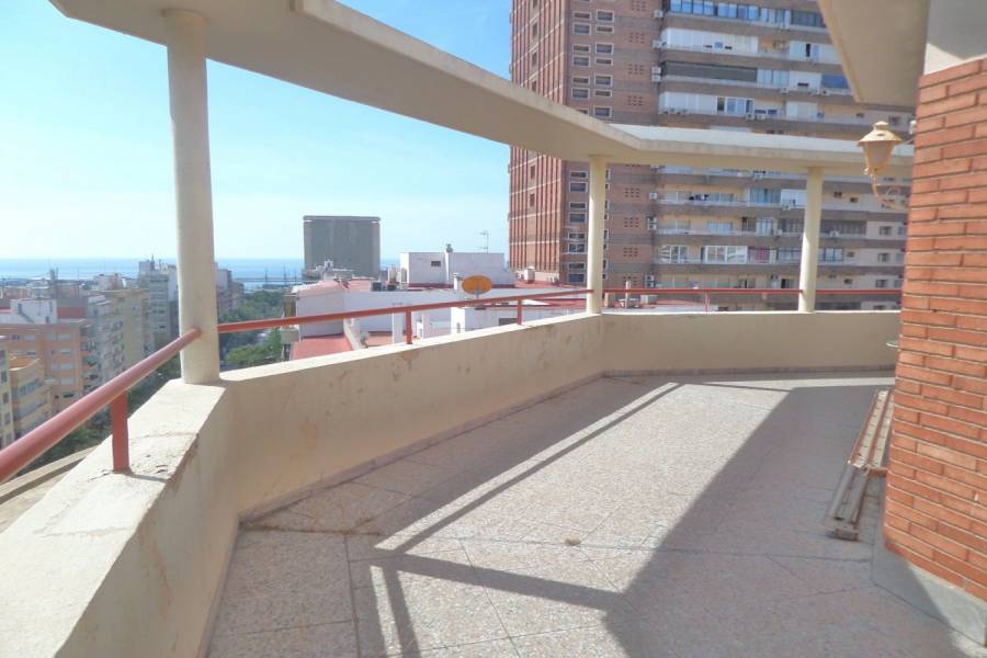 Alicante,Alicante,España,4 Bedrooms Bedrooms,2 BathroomsBathrooms,Atico,24855