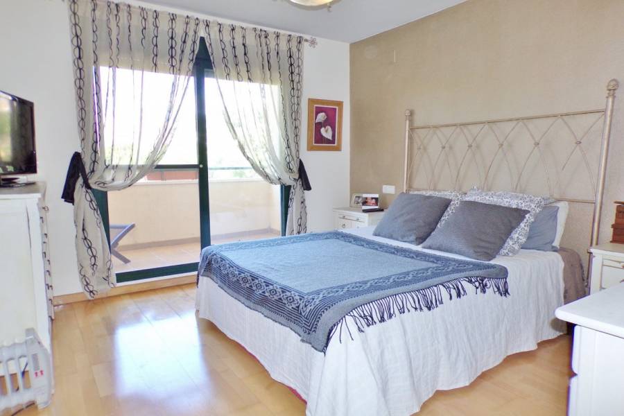 Alicante,Alicante,España,4 Bedrooms Bedrooms,2 BathroomsBathrooms,Bungalow,24859
