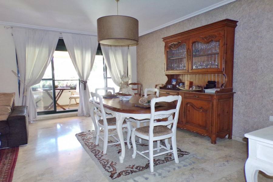 Alicante,Alicante,España,4 Bedrooms Bedrooms,2 BathroomsBathrooms,Bungalow,24859