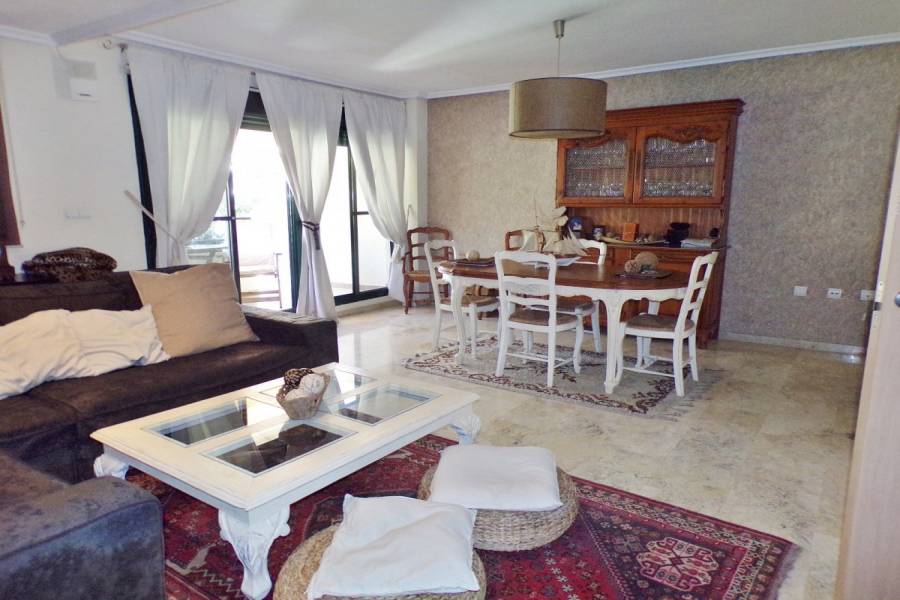 Alicante,Alicante,España,4 Bedrooms Bedrooms,2 BathroomsBathrooms,Bungalow,24859