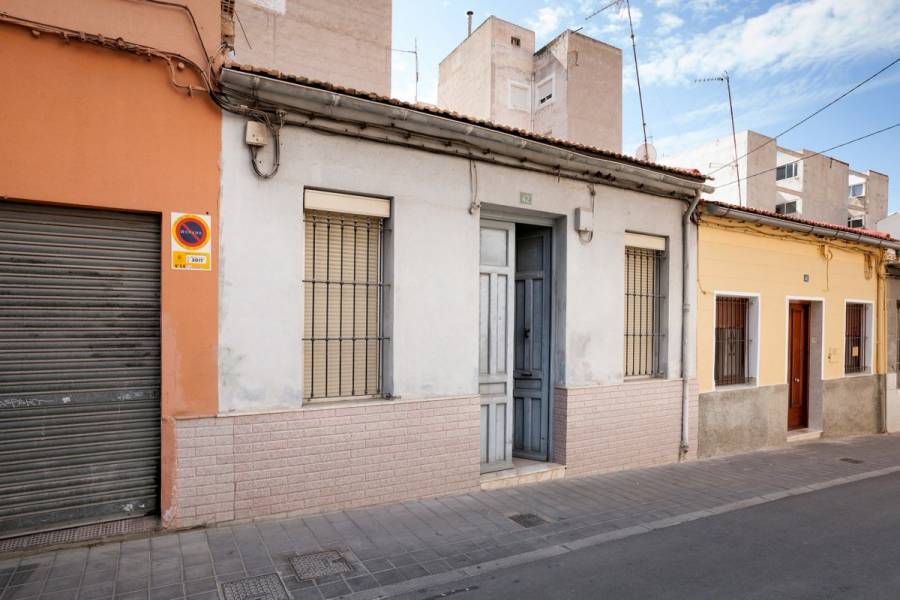 Alicante,Alicante,España,3 Bedrooms Bedrooms,1 BañoBathrooms,Planta baja,24944