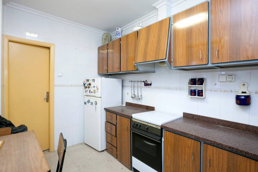 Alicante,Alicante,España,3 Bedrooms Bedrooms,1 BañoBathrooms,Planta baja,24944
