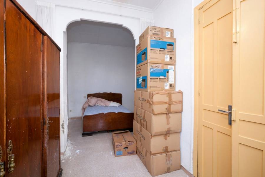 Alicante,Alicante,España,3 Bedrooms Bedrooms,1 BañoBathrooms,Planta baja,24944