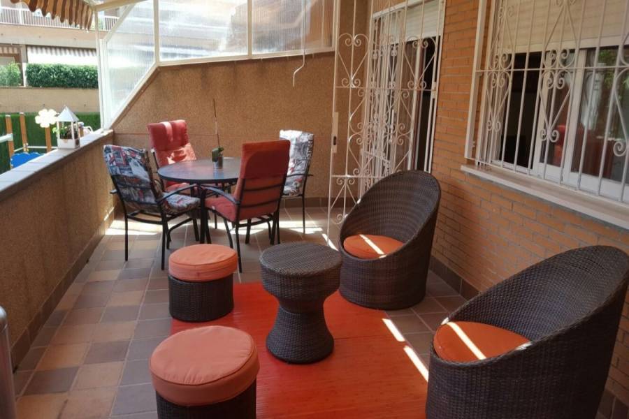 Alicante,Alicante,España,4 Bedrooms Bedrooms,2 BathroomsBathrooms,Bungalow,24978