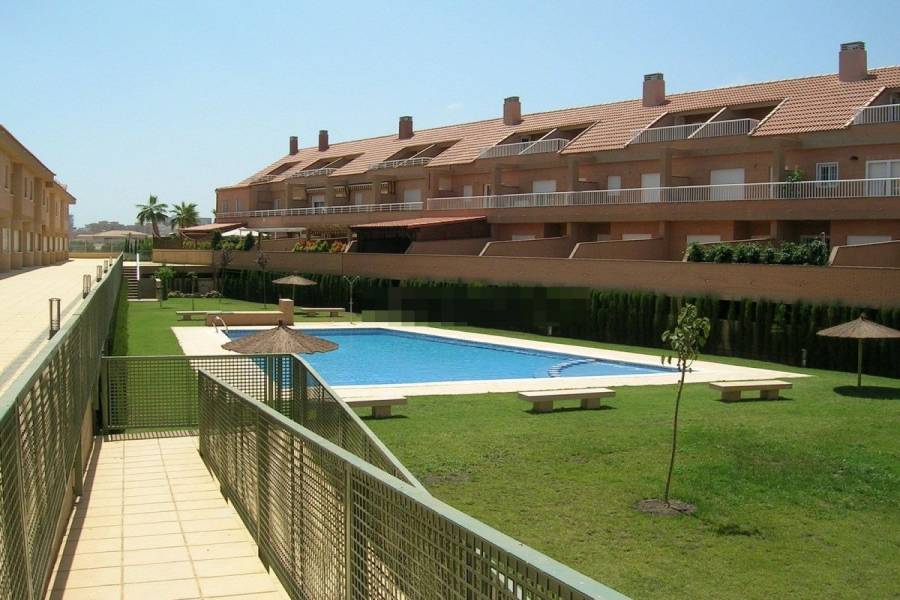 Alicante,Alicante,España,4 Bedrooms Bedrooms,2 BathroomsBathrooms,Bungalow,24978