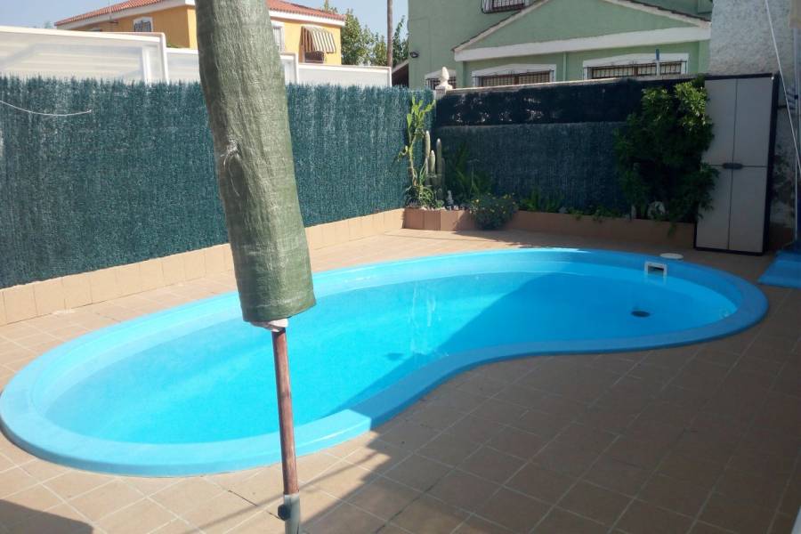 San Vicente del Raspeig,Alicante,España,5 Bedrooms Bedrooms,2 BathroomsBathrooms,Adosada,25001