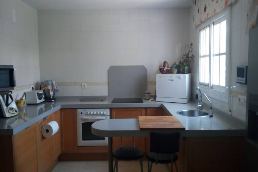 San Vicente del Raspeig,Alicante,España,5 Bedrooms Bedrooms,2 BathroomsBathrooms,Adosada,25001