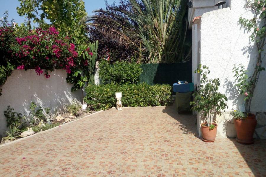 San Vicente del Raspeig,Alicante,España,5 Bedrooms Bedrooms,2 BathroomsBathrooms,Adosada,25001
