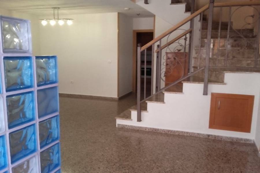 San Vicente del Raspeig,Alicante,España,4 Bedrooms Bedrooms,3 BathroomsBathrooms,Adosada,25004