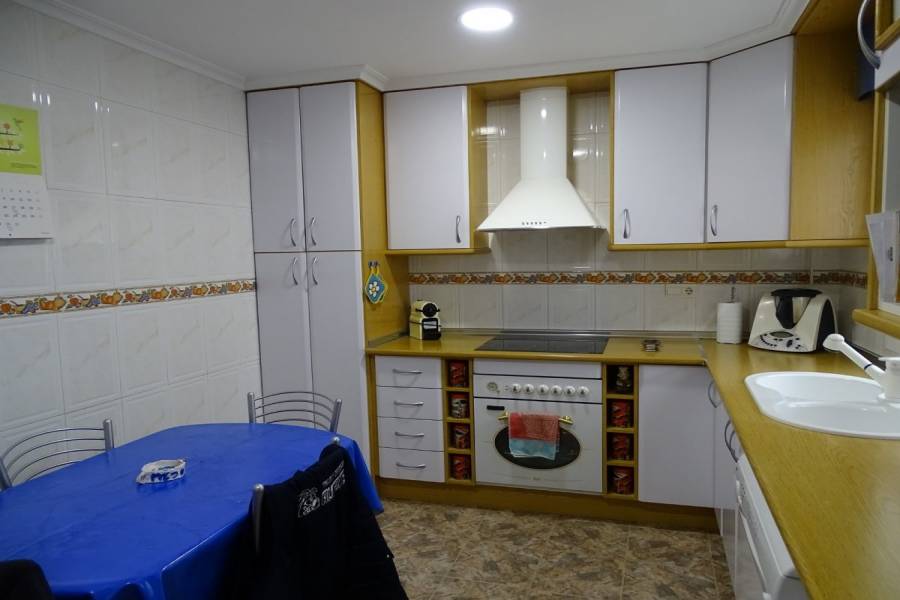 San Vicente del Raspeig,Alicante,España,4 Bedrooms Bedrooms,2 BathroomsBathrooms,Adosada,25012