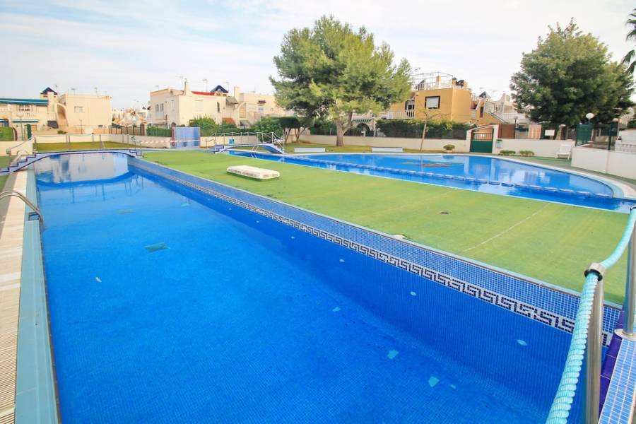 Torrevieja,Alicante,España,2 Bedrooms Bedrooms,1 BañoBathrooms,Bungalow,25099