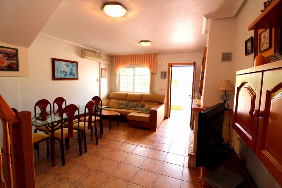 Orihuela Costa,Alicante,España,3 Bedrooms Bedrooms,2 BathroomsBathrooms,Adosada,25104