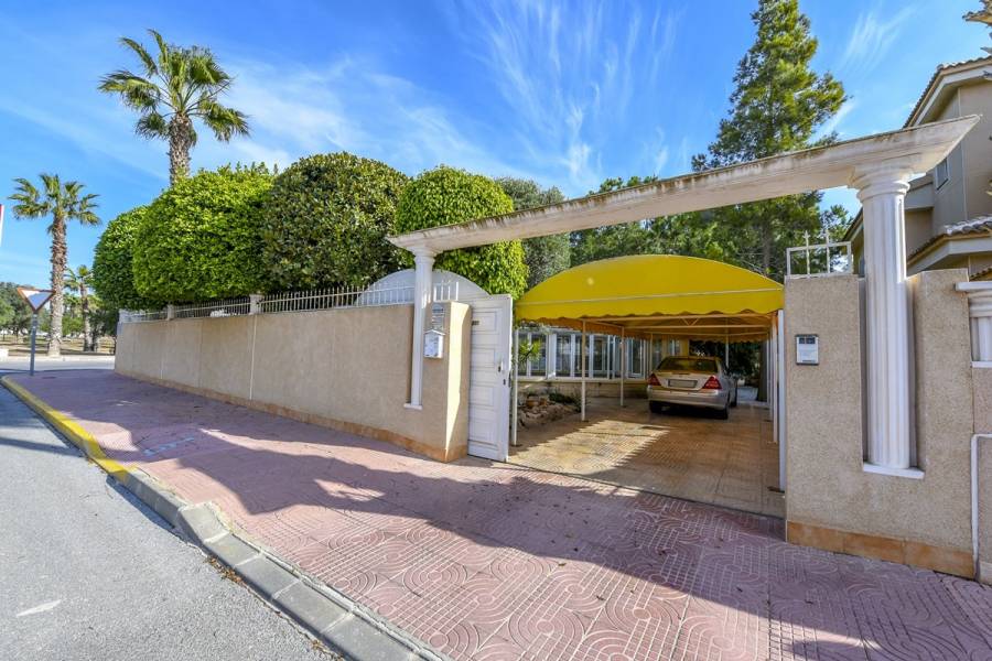 Ciudad Quesada,Alicante,España,3 Bedrooms Bedrooms,2 BathroomsBathrooms,Casas,25142