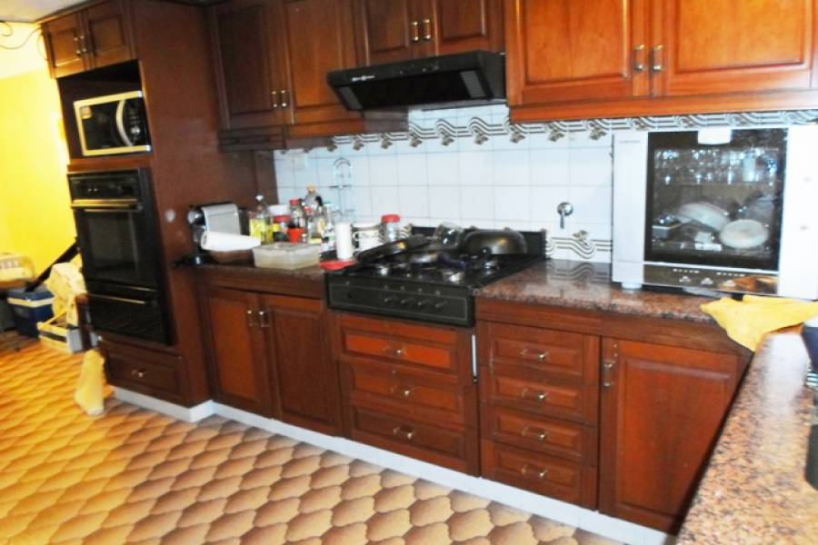 IMPERDIBLE! VEA MAS INFO...,5 Habitaciones Habitaciones,3 BañosBaños,Departamentos,JUAN BAUTISTA ALBERDI,3,1226