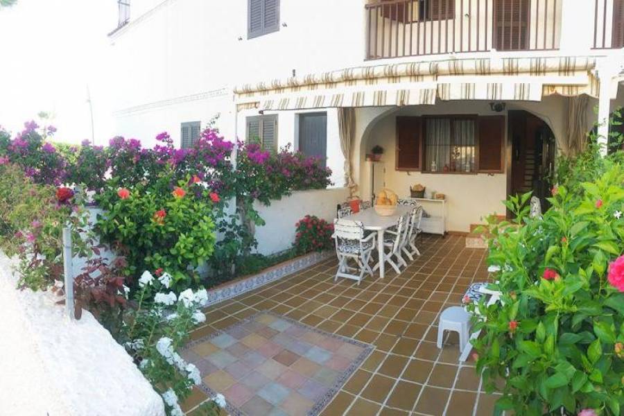 Santa Pola,Alicante,España,4 Bedrooms Bedrooms,2 BathroomsBathrooms,Bungalow,25363
