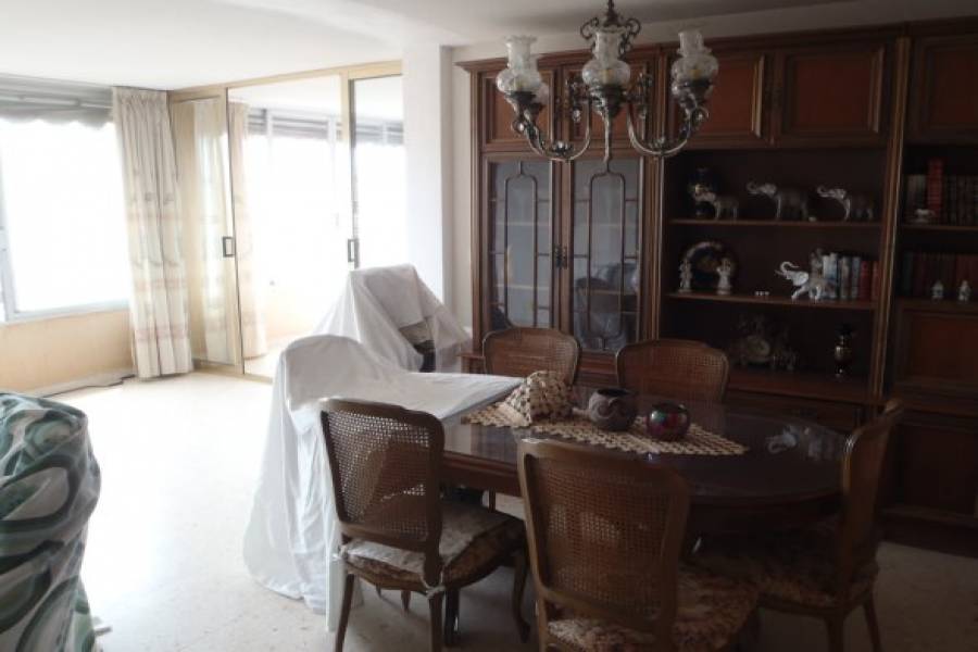 Benidorm,Alicante,España,4 Bedrooms Bedrooms,2 BathroomsBathrooms,Apartamentos,25535