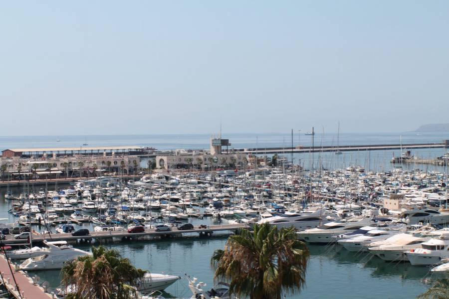 Alicante,Alicante,España,3 Bedrooms Bedrooms,2 BathroomsBathrooms,Apartamentos,25900
