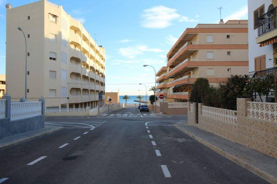 Santa Pola,Alicante,España,3 Bedrooms Bedrooms,1 BañoBathrooms,Apartamentos,26634