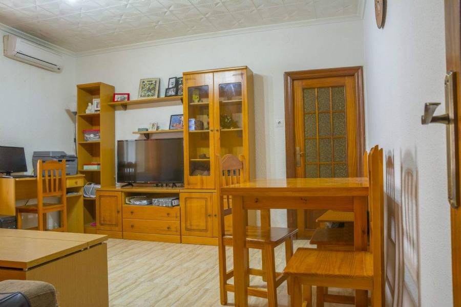 Alicante,Alicante,España,5 Bedrooms Bedrooms,1 BañoBathrooms,Apartamentos,26699