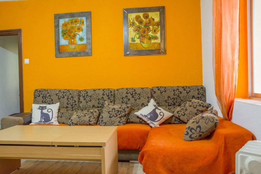 Alicante,Alicante,España,5 Bedrooms Bedrooms,1 BañoBathrooms,Apartamentos,26699
