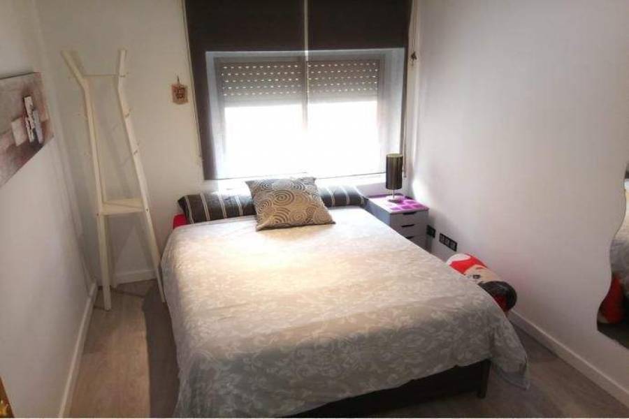Alicante,Alicante,España,2 Bedrooms Bedrooms,1 BañoBathrooms,Apartamentos,26718