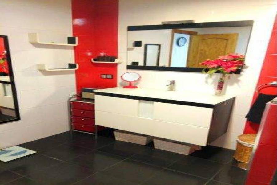Alicante,Alicante,España,2 Bedrooms Bedrooms,1 BañoBathrooms,Apartamentos,26718