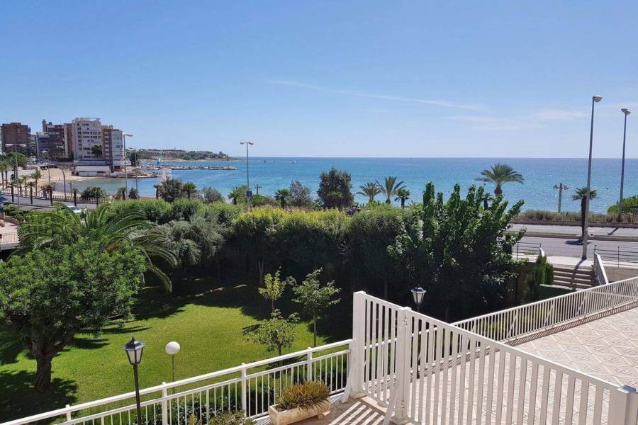 Alicante,Alicante,España,2 Bedrooms Bedrooms,1 BañoBathrooms,Apartamentos,26725