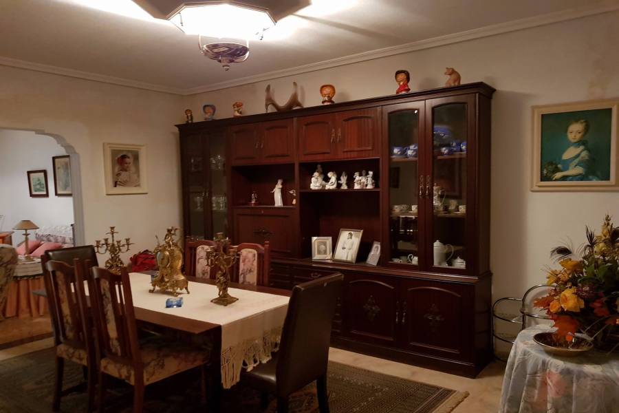 Alicante,Alicante,España,3 Bedrooms Bedrooms,1 BañoBathrooms,Adosada,26887