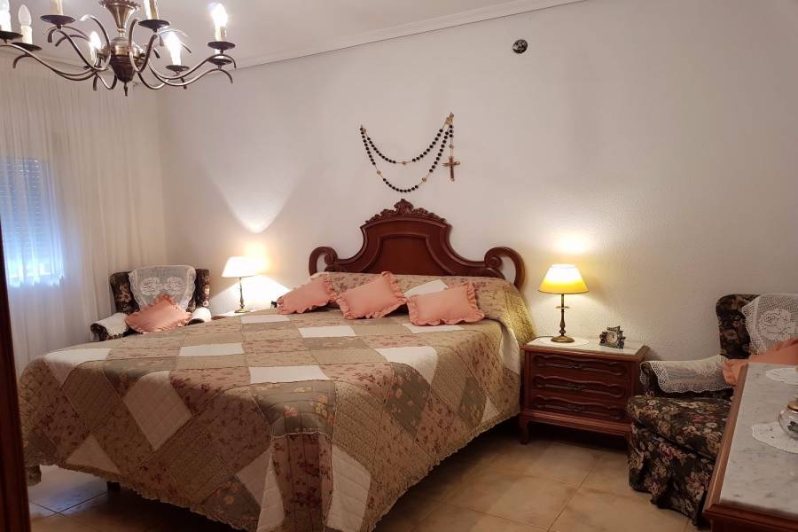 Alicante,Alicante,España,3 Bedrooms Bedrooms,1 BañoBathrooms,Adosada,26887