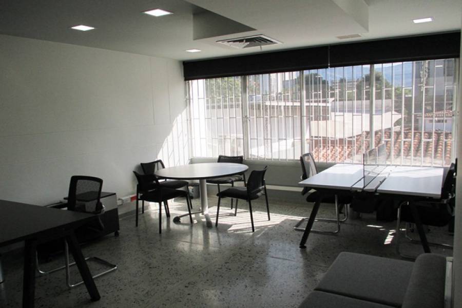 IMPERDIBLE! VER INFO...,1 Habitación Habitaciones,Oficinas,n/a,15sur,2,3536