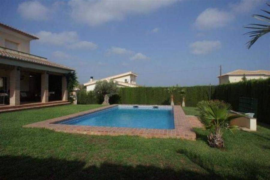 Dénia,Alicante,España,4 Bedrooms Bedrooms,2 BathroomsBathrooms,Chalets,29263